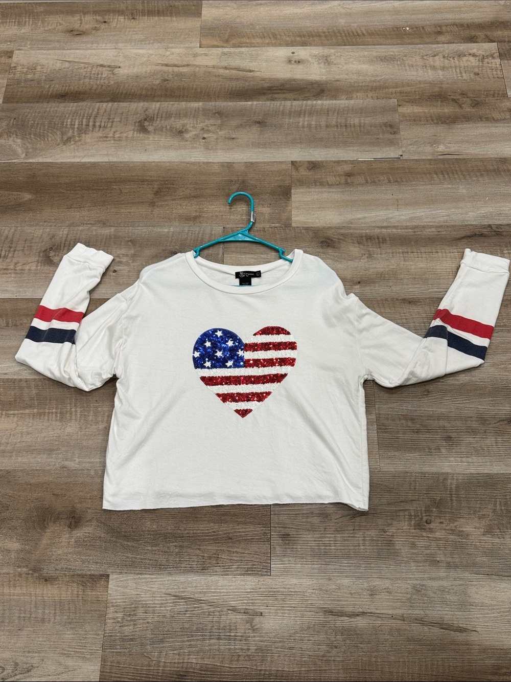 Miss Chievous White Long-Sleeve Heart Sequin Flag Top Juniors Size Large